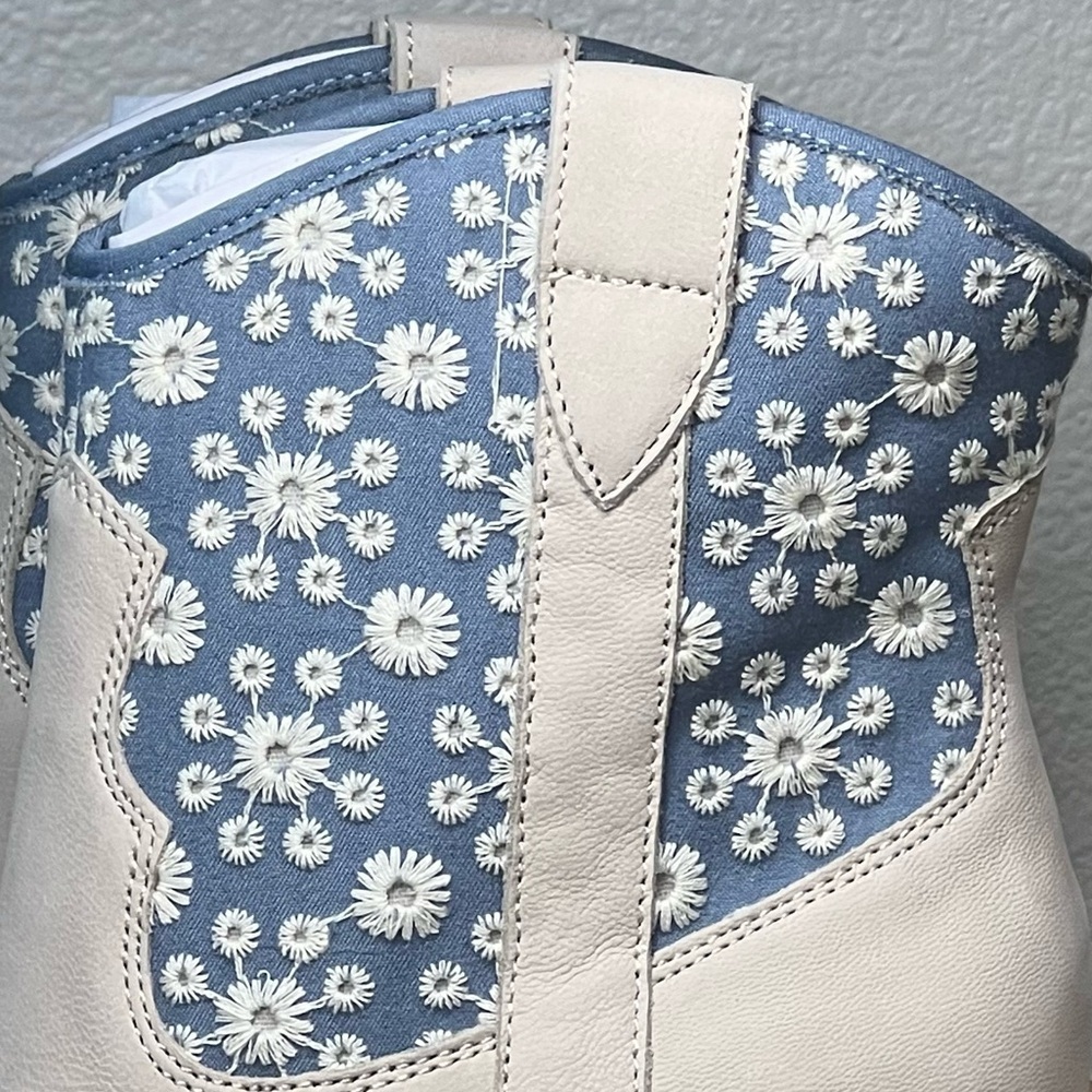 Dolce Vita Blue Floral Western Cowboy Boots NWT Size 7.5 - Picture 3 of 5